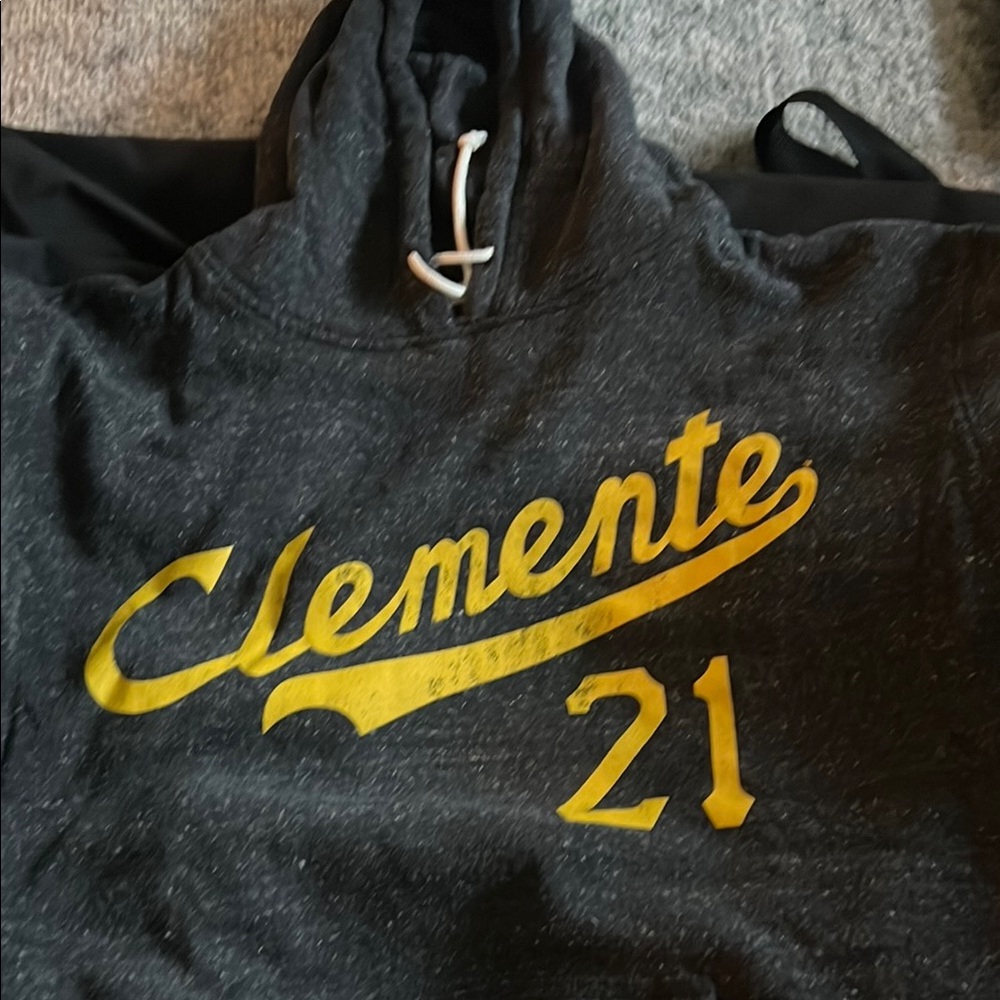 Clemente 21 Hoodie - Black and Yellow